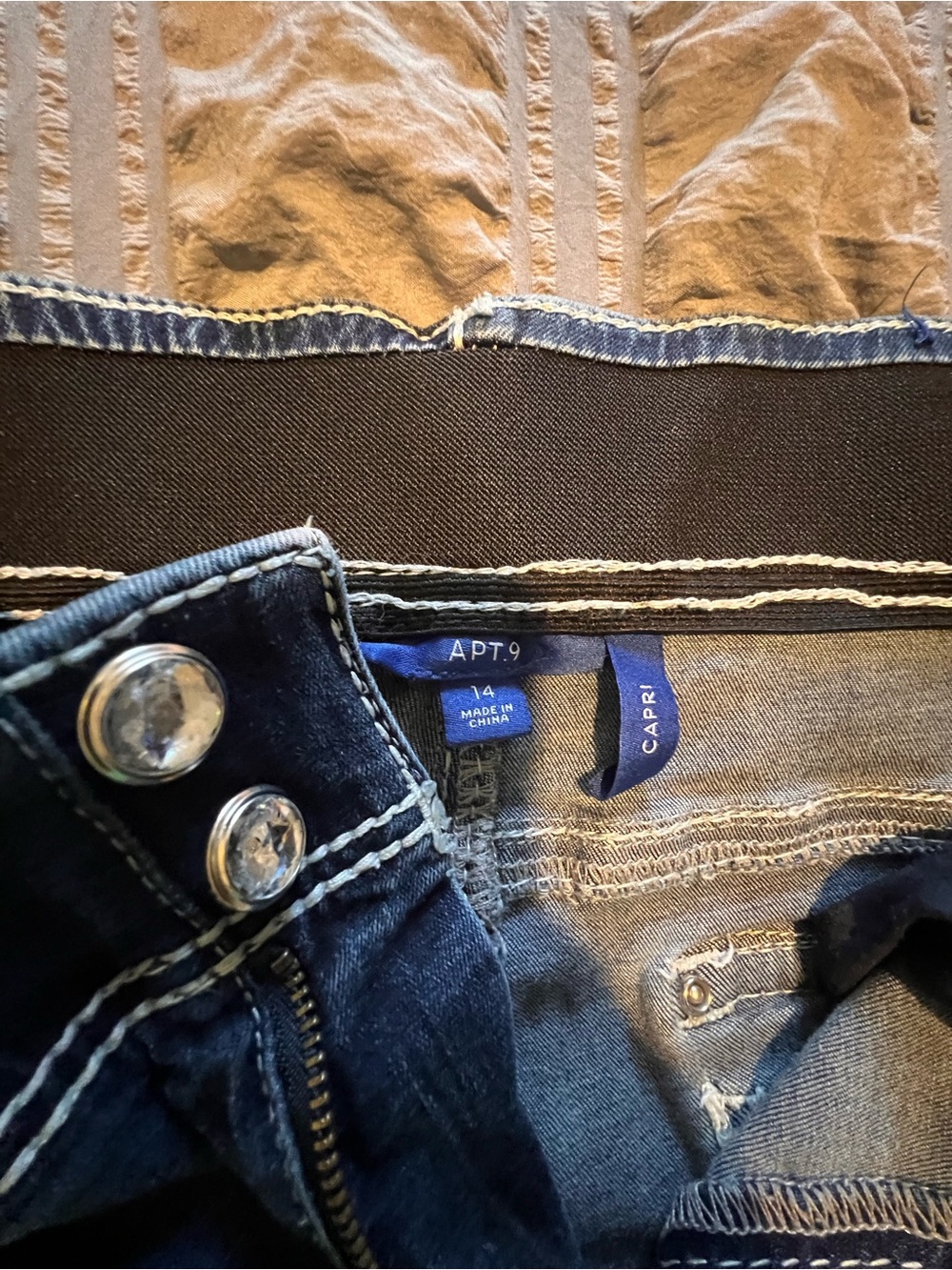 Apt. 9 Dark Navy Capri Jeans with Contrast Stitching